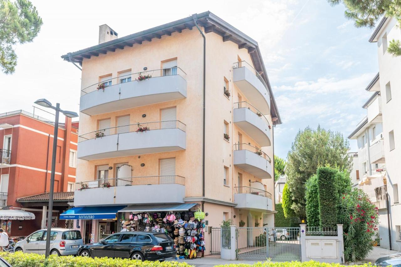 Casa Lina Apartment Caorle Bagian luar foto