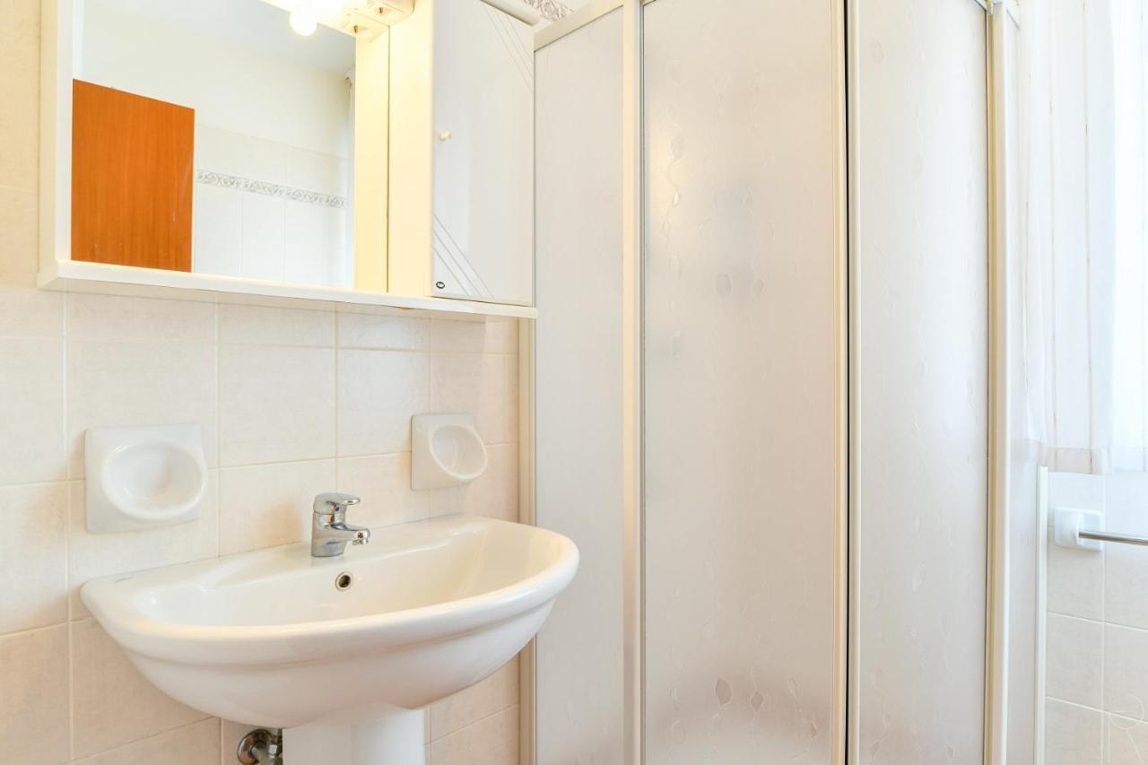 Casa Lina Apartment Caorle Bagian luar foto